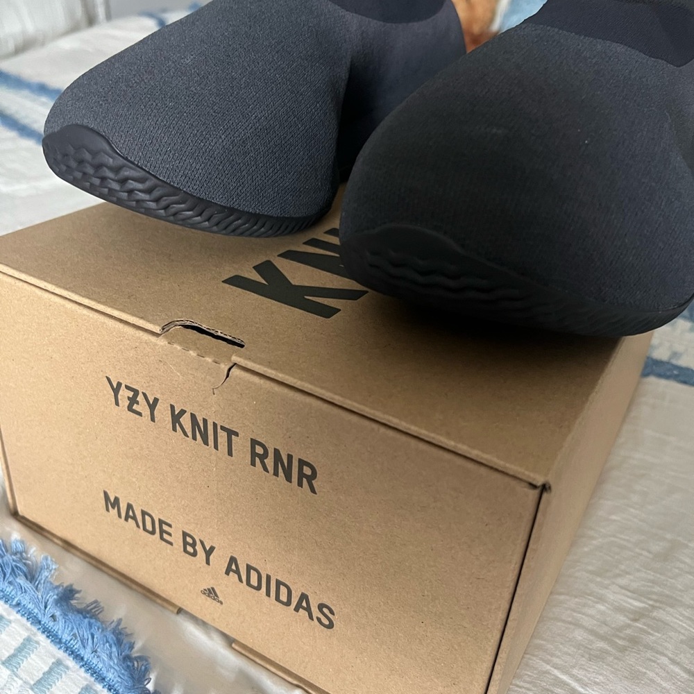 Yeezy Knit RNR - Picture 3 of 6